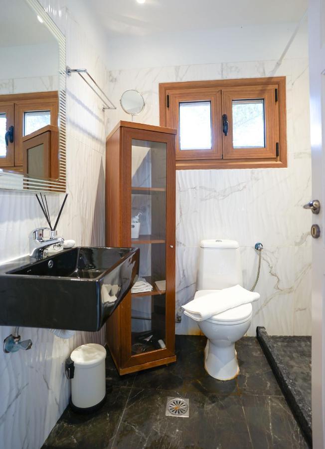 Fira Central Apartments With Veranda Luaran gambar