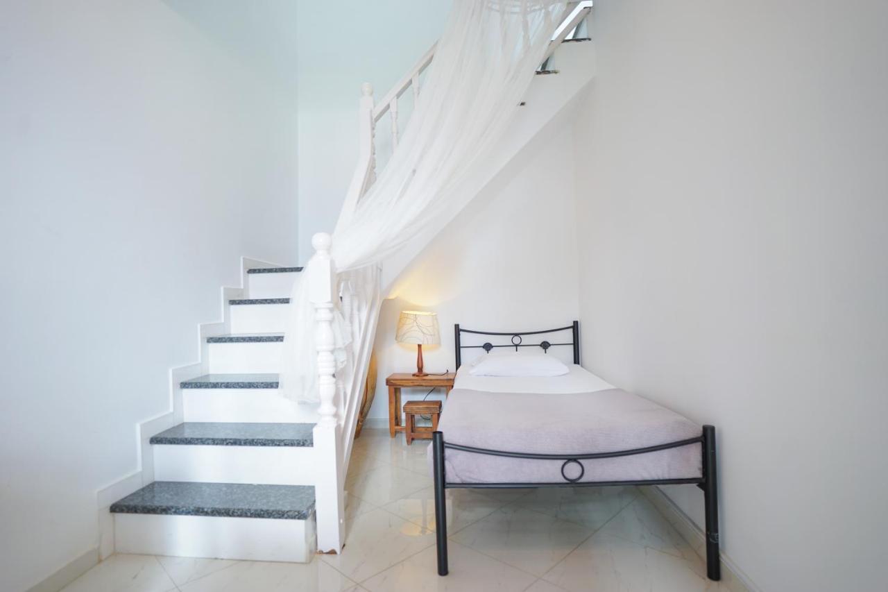 Fira Central Apartments With Veranda Luaran gambar