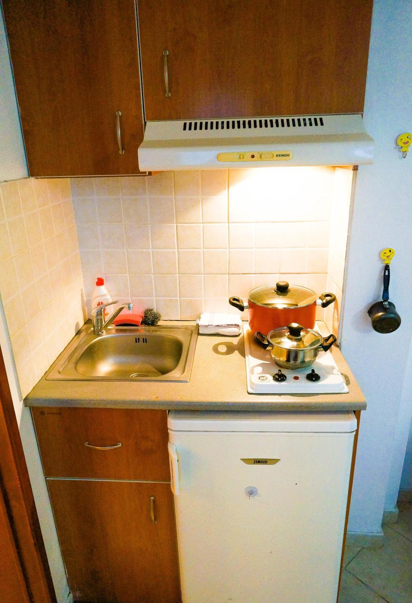 Fira Central Apartments With Veranda Bilik gambar