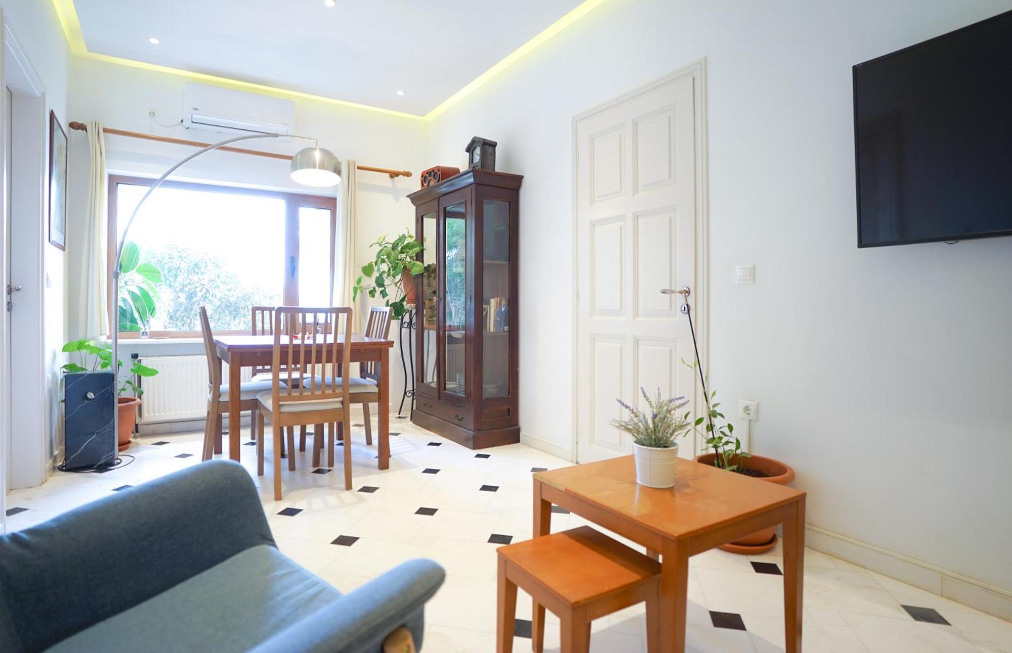 Fira Central Apartments With Veranda Bilik gambar