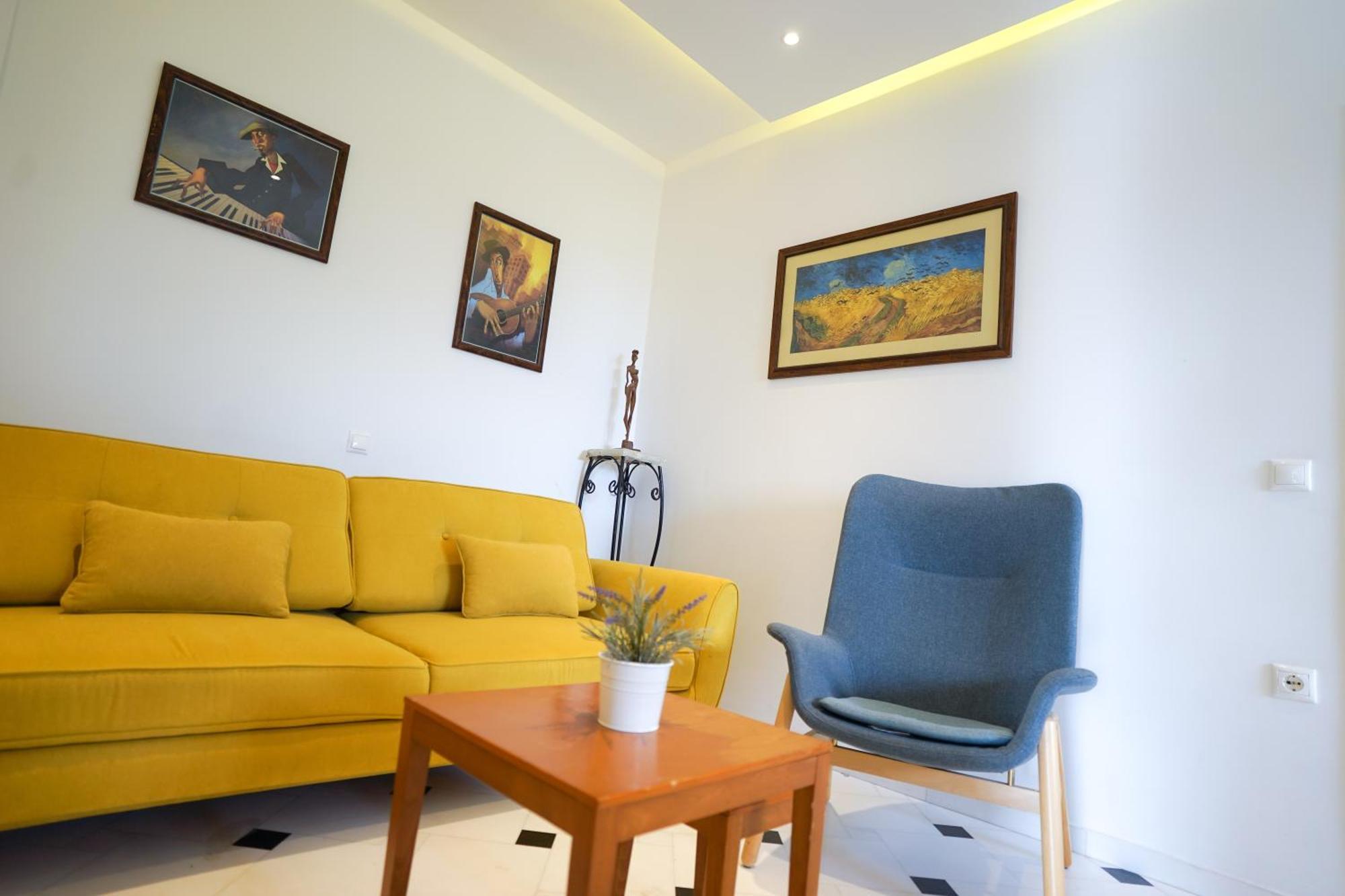 Fira Central Apartments With Veranda Bilik gambar